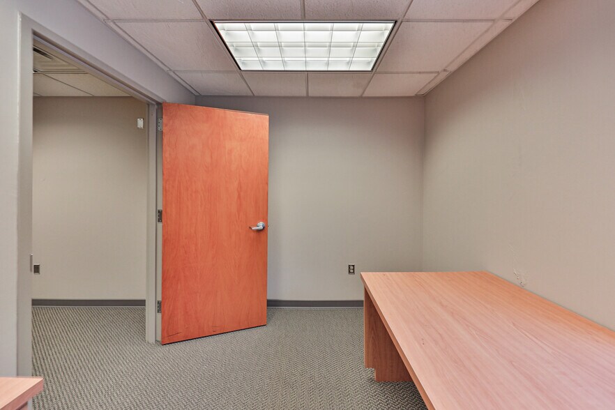 More Photos Of 2299 Brodhead Rd, Bethlehem Office For Sale