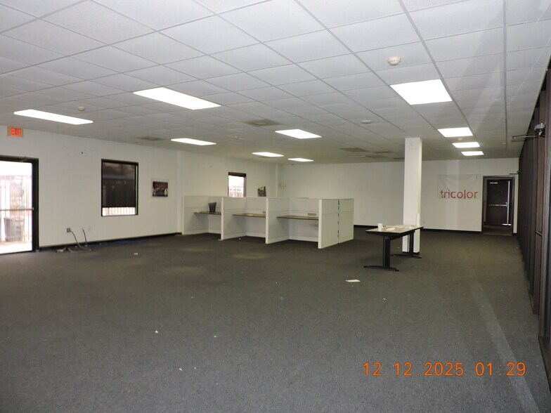 More Photos Of 8301 Beechnut St, Houston Freestanding For Lease