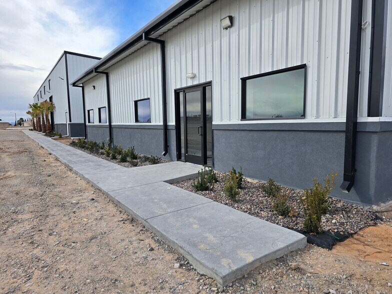 More Photos Of 14372 Rudi Kuefner, Horizon City Truck Terminal For Lease