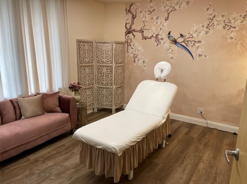 More Photos Of 1000 Quail St, Newport Beach Coworking Space