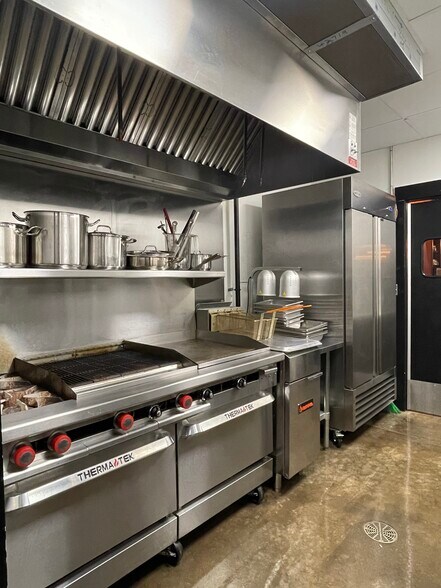 More Photos Of 114 N Walnut St, Seneca Storefront Retail Residential For Sale