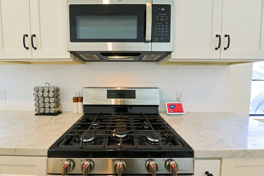More Photos Of 22227 Pacific Coast Hwy, Malibu Apartments For Sale