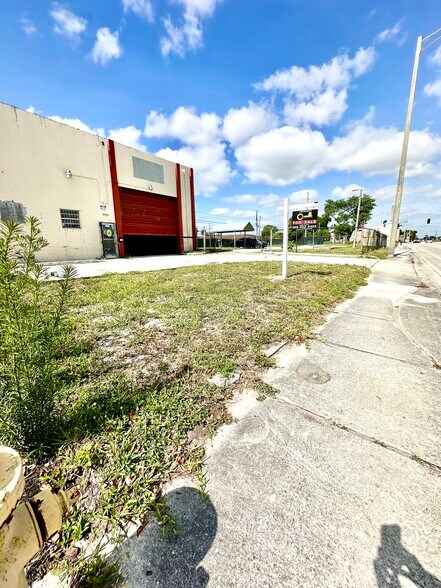 More Photos Of 5500-5532 Pembroke Rd, Hollywood Freestanding For Sale