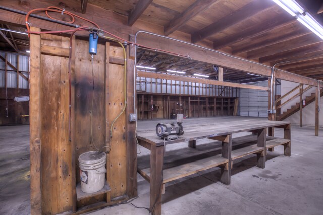 More Photos Of 220 S 9th St, Philomath Truck Terminal For Sale