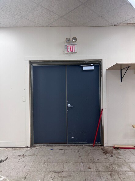 More Photos Of 8050-8098 Morgan Cir S, Bloomington General Retail For Lease