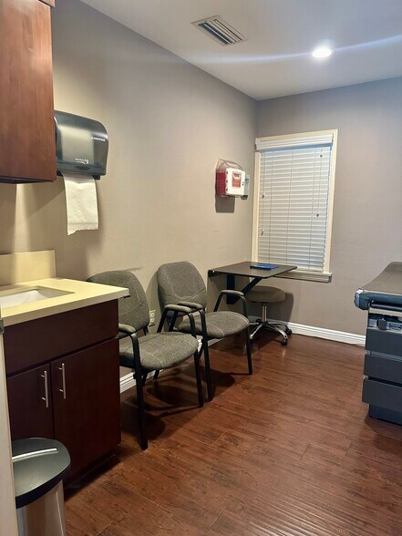 More Photos Of 125 N Euclid Ave, Fullerton Medical For Lease