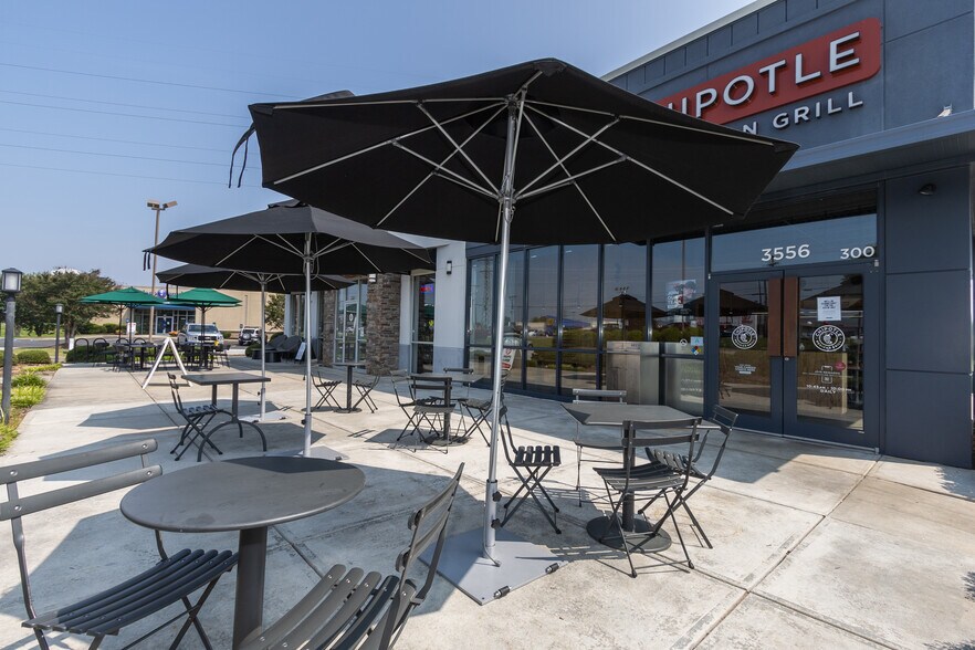 More Photos Of 3556 Clemson Blvd, Anderson Freestanding For Lease