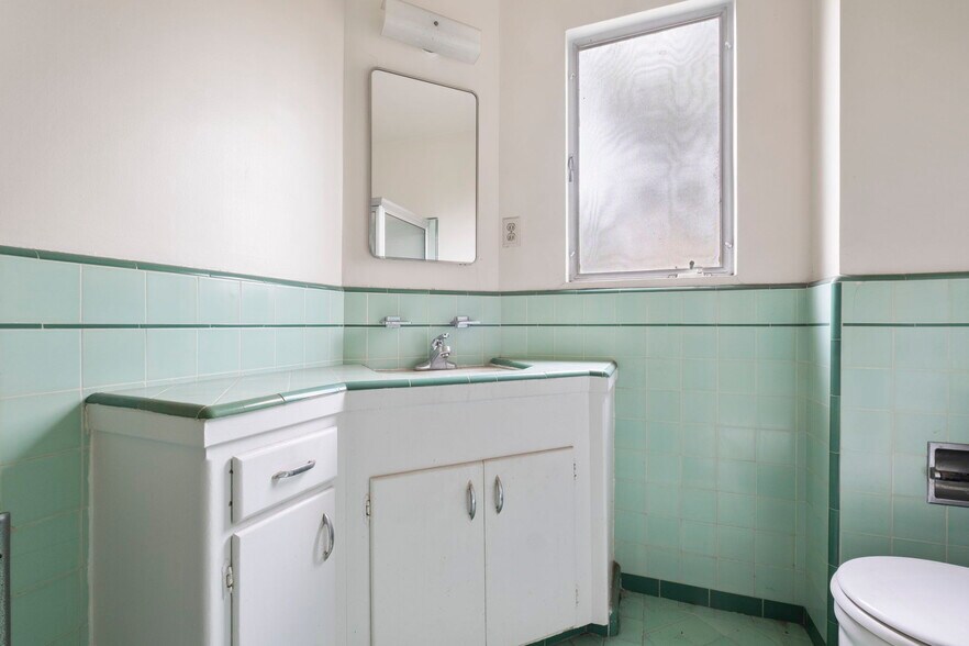 More Photos Of 1248 N Crescent Heights Blvd, West Hollywood Apartments For Sale