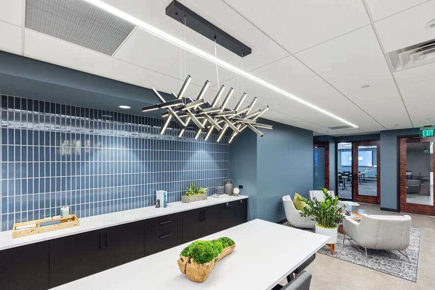 More Photos Of 1550 Utica Ave S, Saint Louis Park Office For Lease