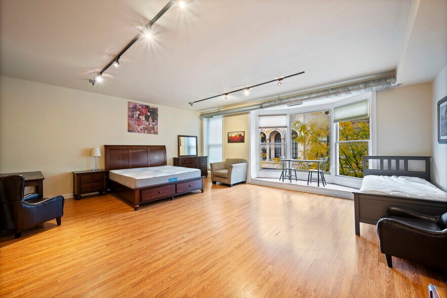 More Photos Of 338 N Charles St, Baltimore Storefront Retail Residential For Sale