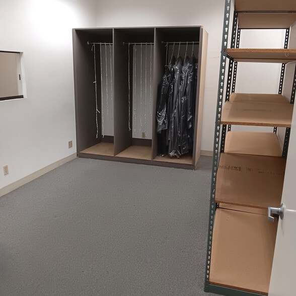 More Photos Of 308 W 14th St, Los Angeles Warehouse For Lease