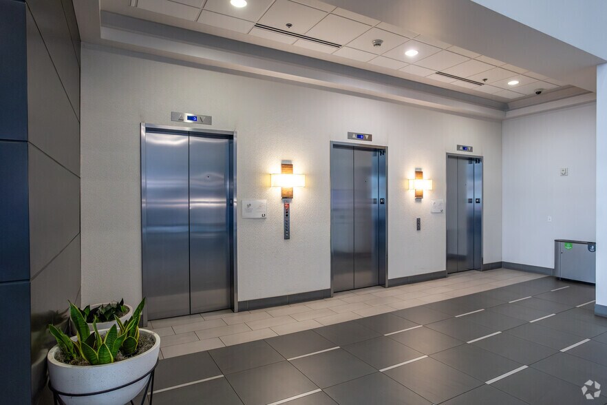 More Photos Of 8 City Blvd, Nashville Office For Lease