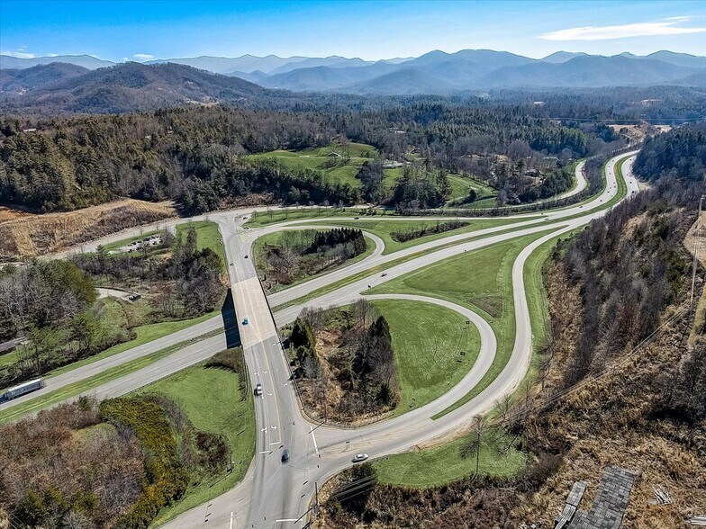 More Photos Of 299 Jf Robinson Ln, Mars Hill Freestanding For Sale