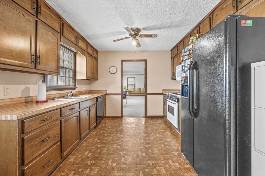 More Photos Of 11733 Highway 231 N, Meridianville Office For Sale