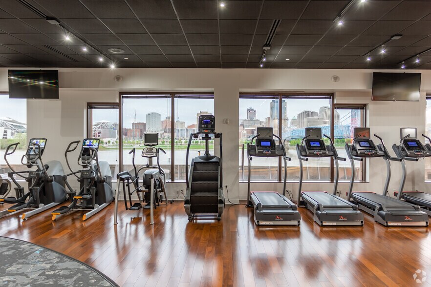 More Photos Of 50 E Rivercenter Blvd, Covington Office Residential For Lease