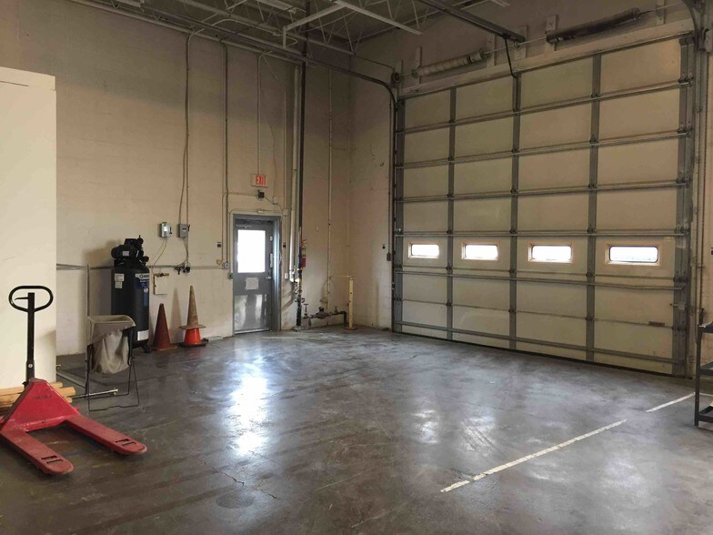 More Photos Of 7601 E 88th Pl, Indianapolis Manufacturing For Lease