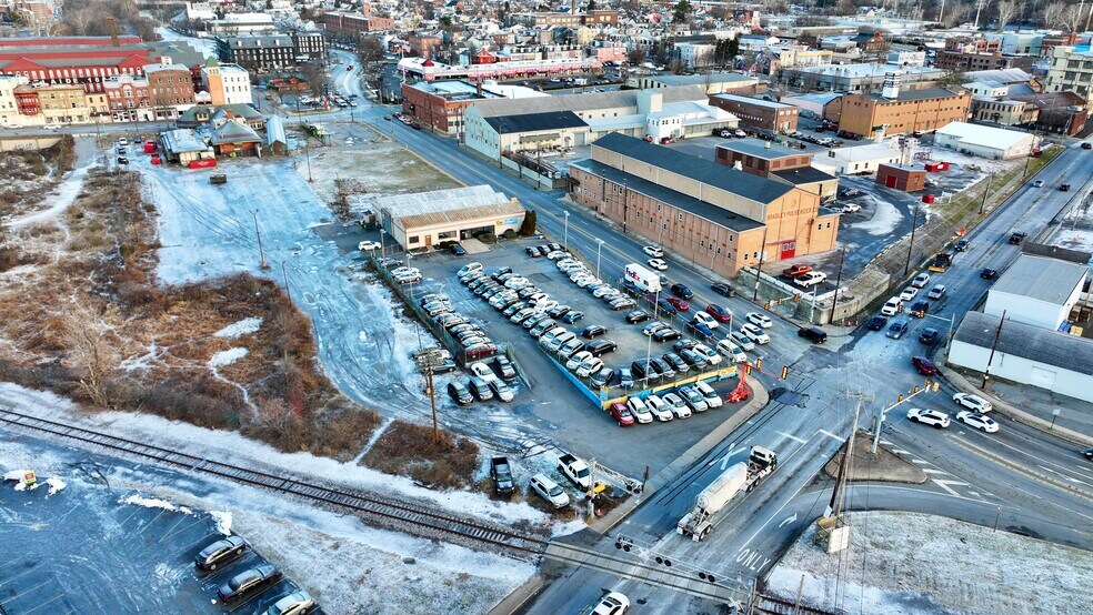 More Photos Of 124 3rd St, Allentown Auto Dealership For Lease