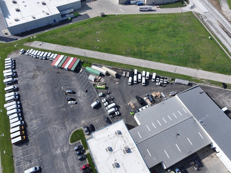 More Photos Of 800 Quick Trip Way, Belton Auto Dealership For Lease