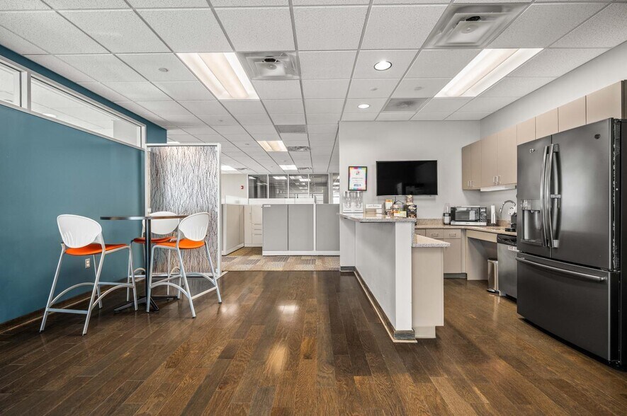 More Photos Of 505 Eagleview Blvd, Exton Unknown For Lease