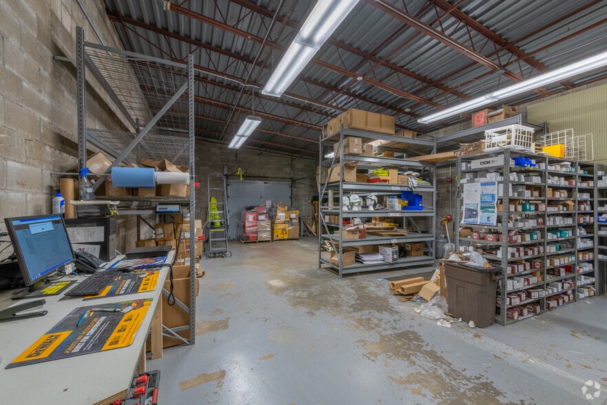 More Photos Of 853 Main St, Tewksbury General Retail For Lease