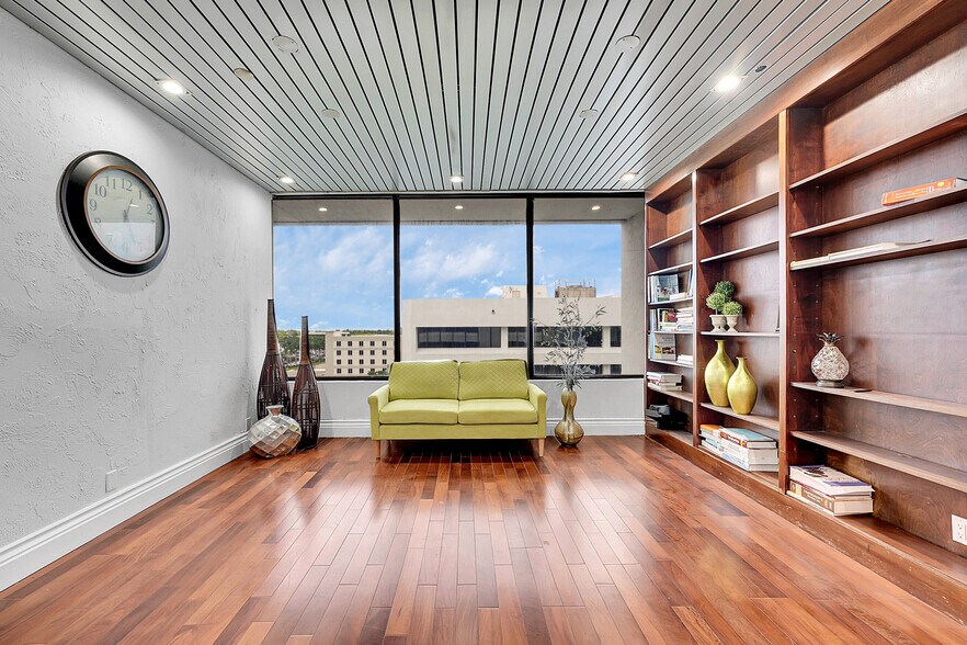 More Photos Of 2328 10th Ave N, Lake Worth Office For Lease
