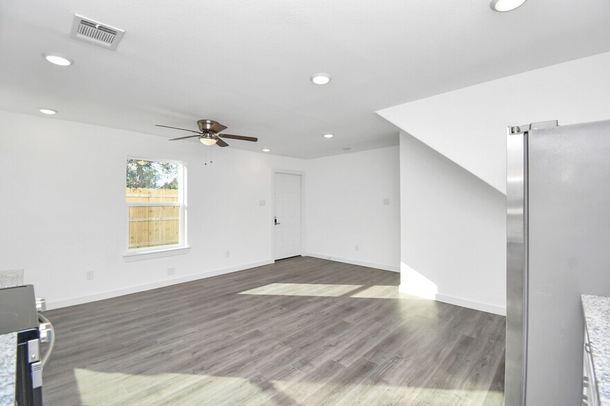 More Photos Of , Houston Multifamily For Sale