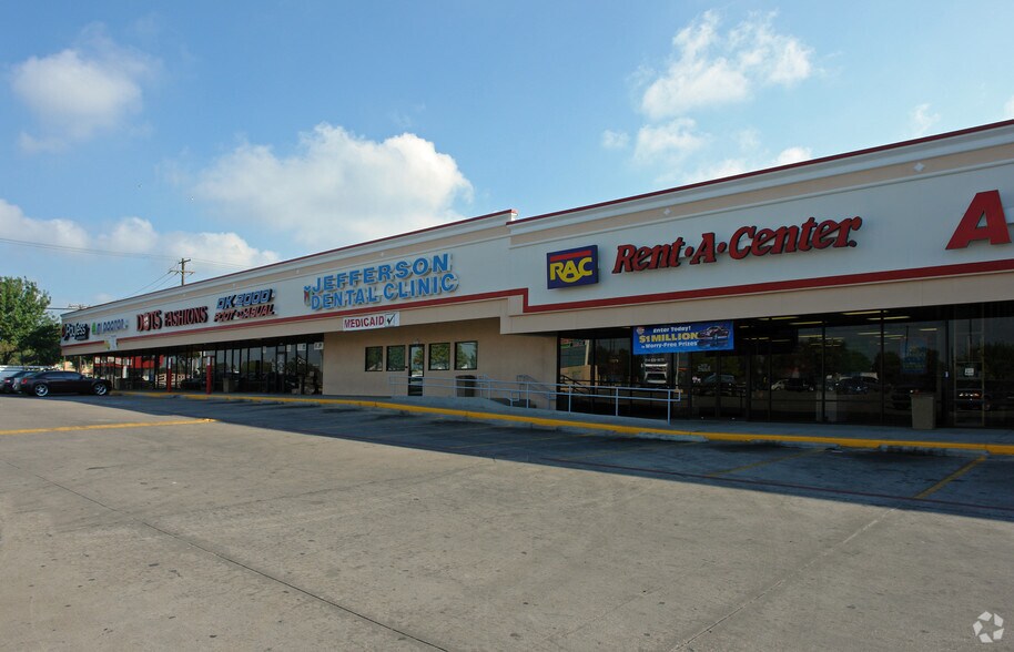More Photos Of 5334 Ross Ave, Dallas General Retail For Lease