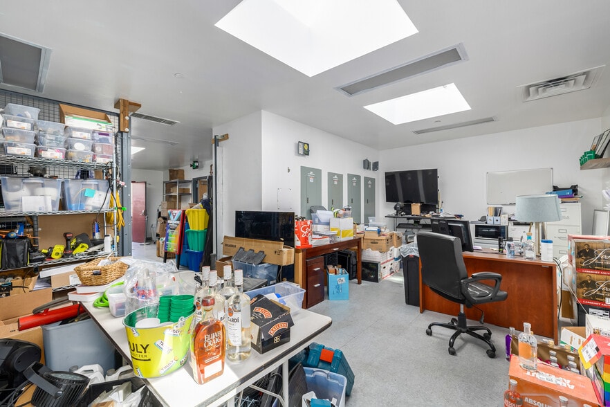 More Photos Of 2036-2046 Broadway, Denver Restaurant For Sale