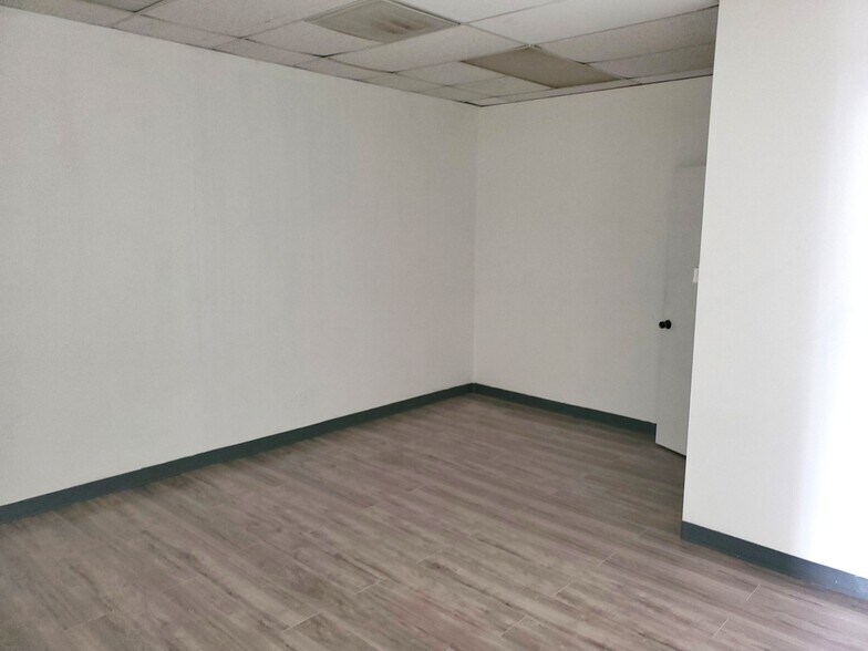 More Photos Of 1001 Fairmont Pky, Pasadena Unknown For Lease