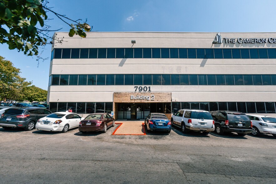 More Photos Of 7901 Cameron Rd, Austin Unknown For Lease