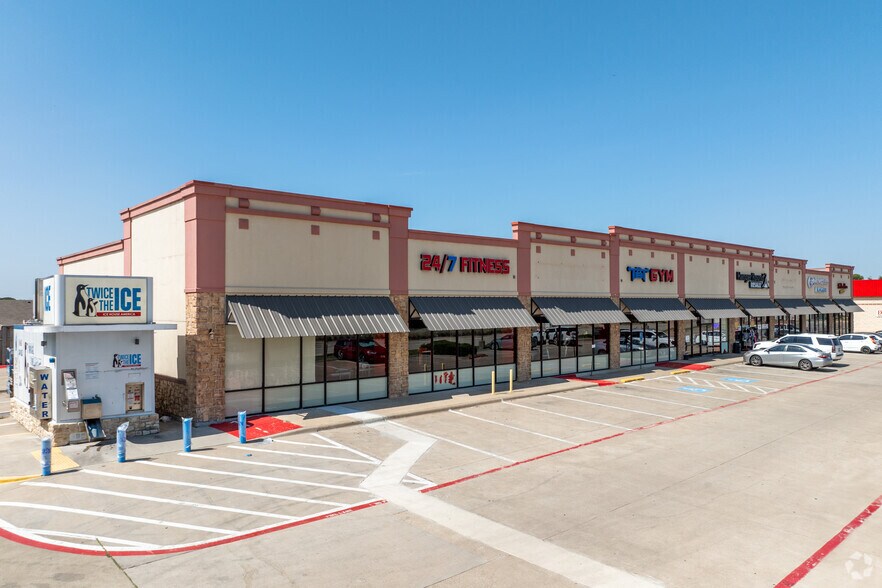 More Photos Of 701 W White St, Anna Unknown For Lease