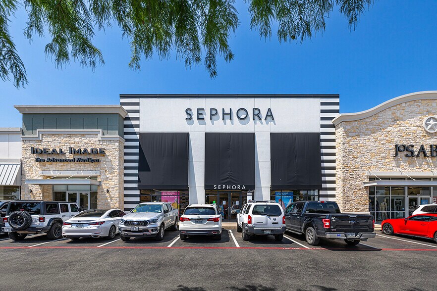 More Photos Of 5000 S Hulen St, Fort Worth Unknown For Lease