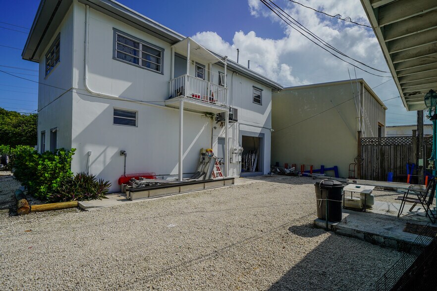 More Photos Of 131-135 Ellis Dr, Tavernier Storefront Retail Residential For Sale