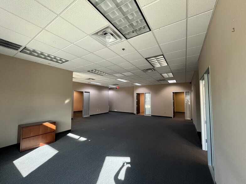 More Photos Of 4220 E McDowell Rd, Mesa Warehouse For Lease