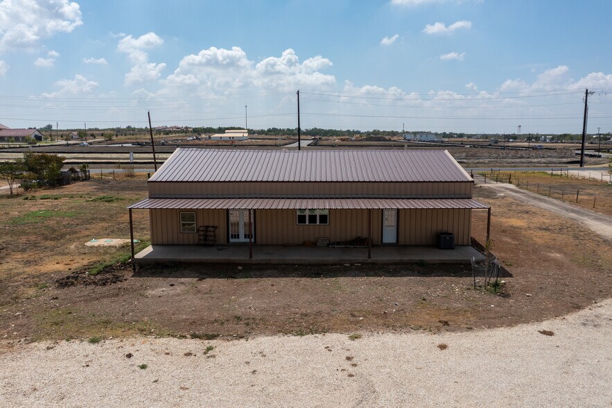 More Photos Of 1316 County Road 305, Jarrell Land For Lease