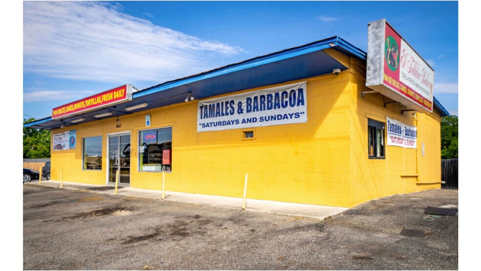 More Photos Of 5671 Randolph Blvd, San Antonio Freestanding For Sale