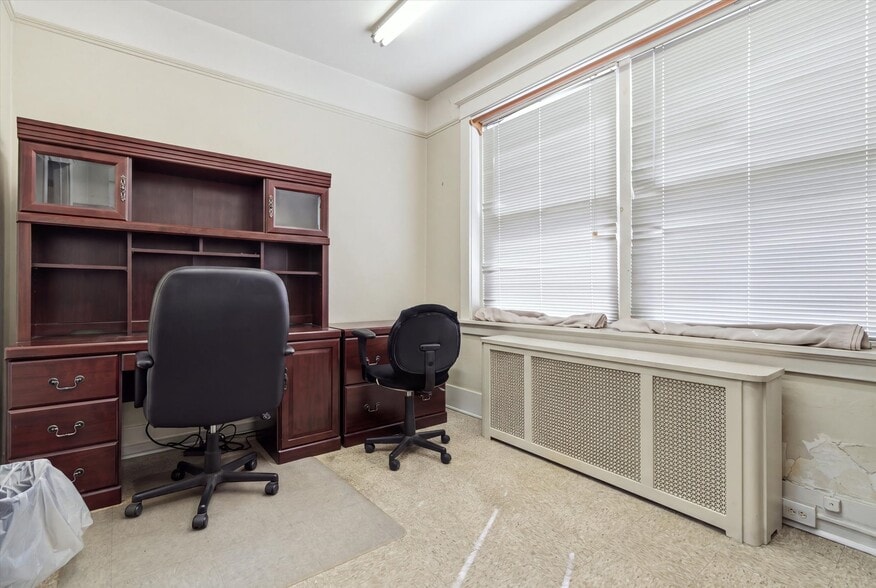 More Photos Of 4729 Liberty Ave, Pittsburgh Storefront Retail Office For Sale
