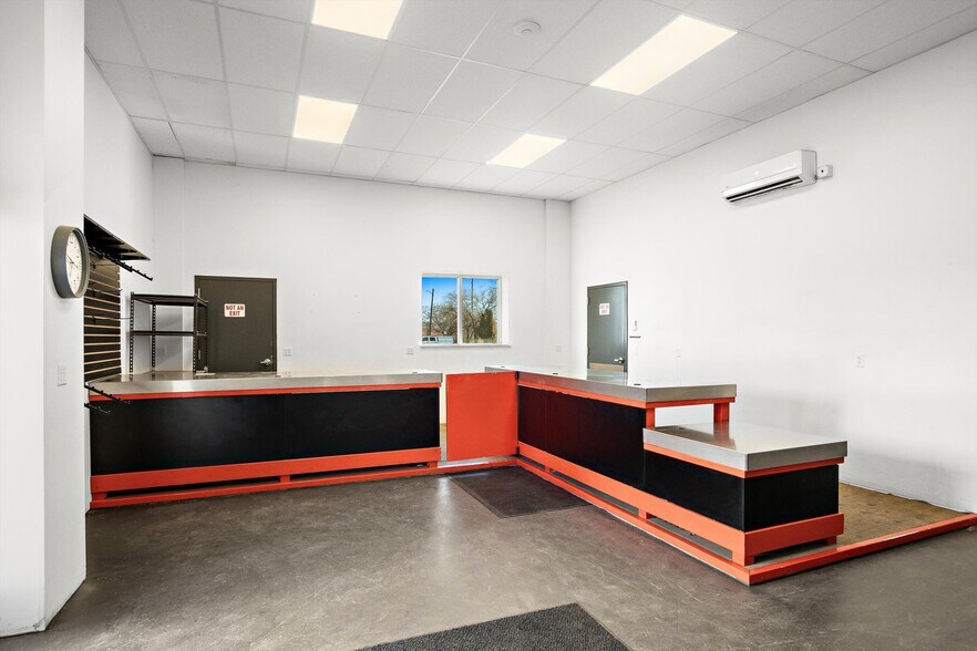 More Photos Of 548 Basin St SW, Ephrata Service For Sale