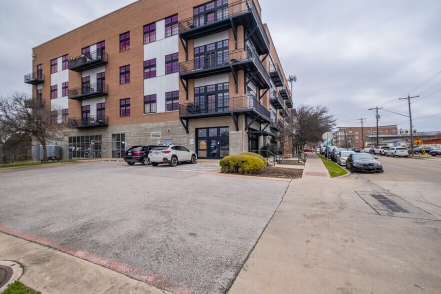 More Photos Of 2235 E 6th St, Austin Apartments For Sale