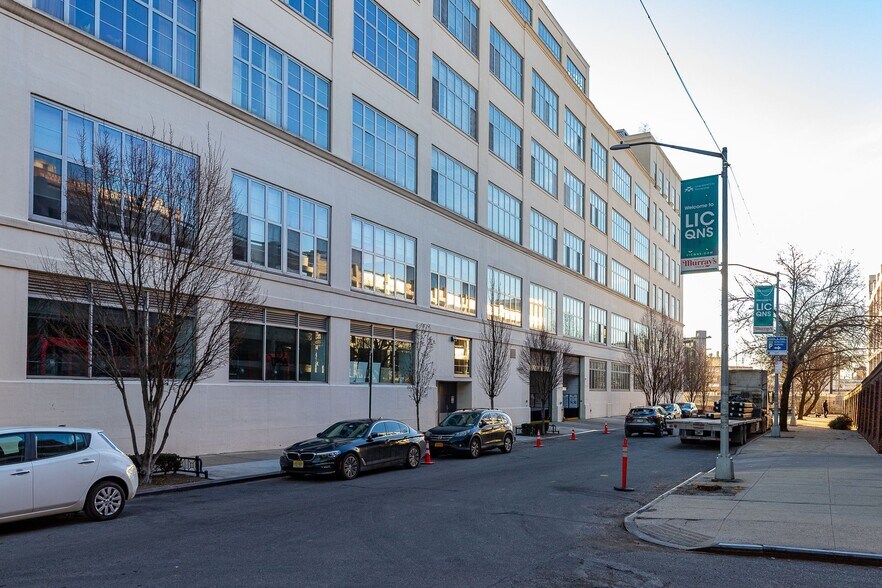 More Photos Of 2728 Thomson Ave, Long Island City Parking Garage For Sale