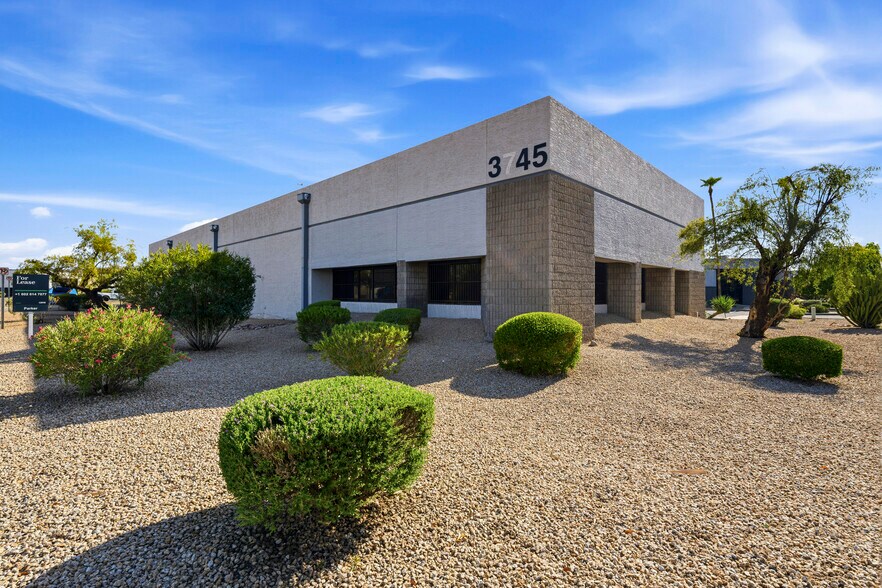 More Photos Of 3745 E Wier Ave, Phoenix Warehouse For Lease