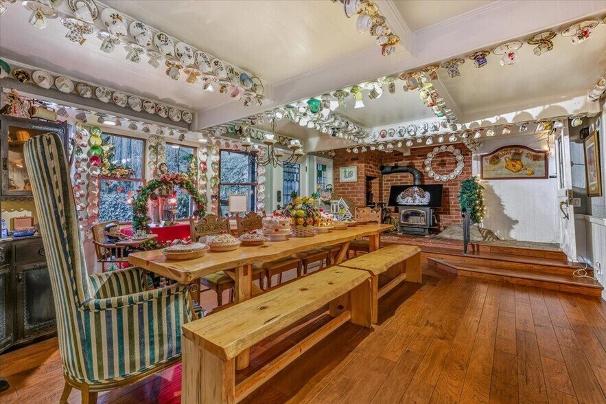 More Photos Of 301-317 S Pine St, Nevada City Hotel For Sale
