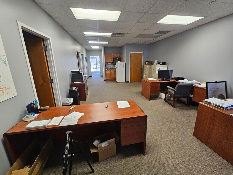More Photos Of 256 Seaboard Ln, Franklin Medical For Lease