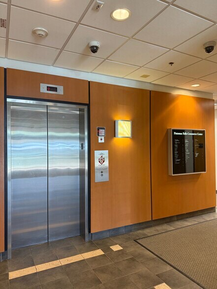 More Photos Of 46090 Lake Center Plz, Sterling Medical For Lease