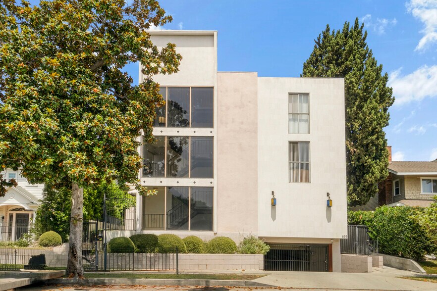 Primary Photo Of 695 S Norton Ave, Los Angeles Apartments For Sale