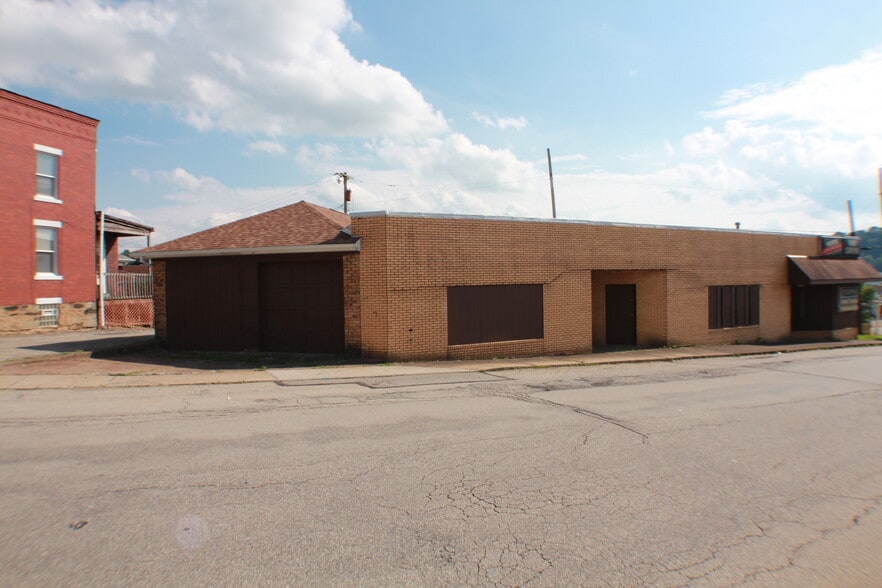 Primary Photo Of 712 Magee Ave, Jeannette Warehouse For Sale