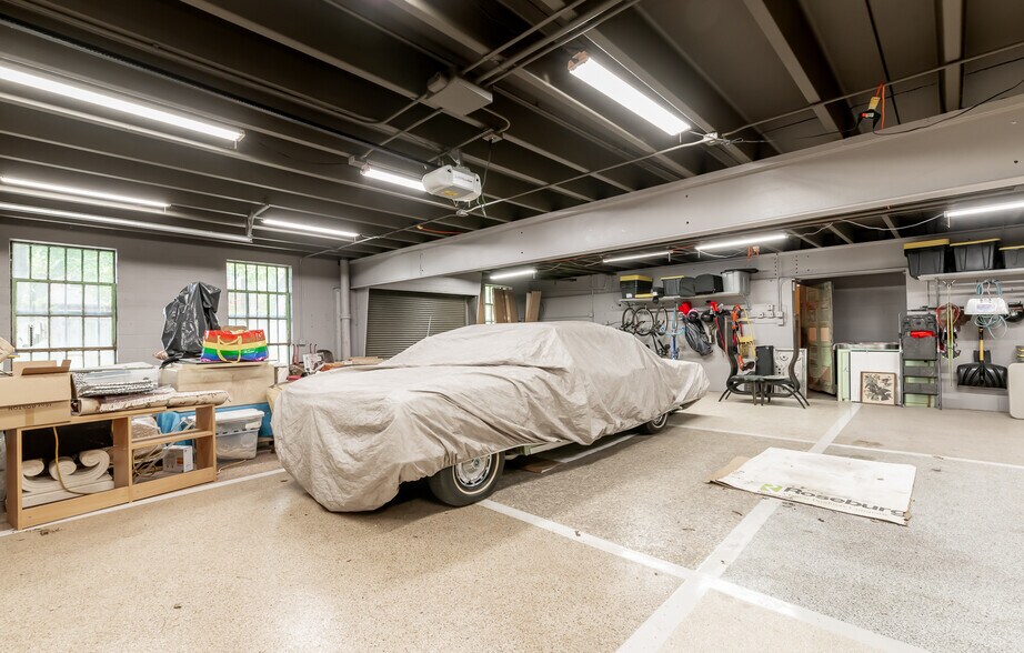 More Photos Of 927 E Madison St, Louisville Warehouse For Sale