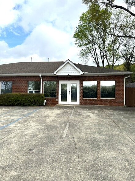 Primary Photo Of 3391 Pelham Pky, Pelham Freestanding For Lease