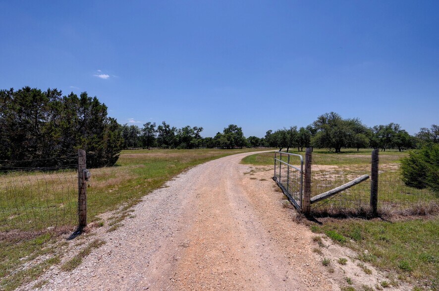 More Photos Of 15425 Fitzhugh Rd, Dripping Springs Land For Sale