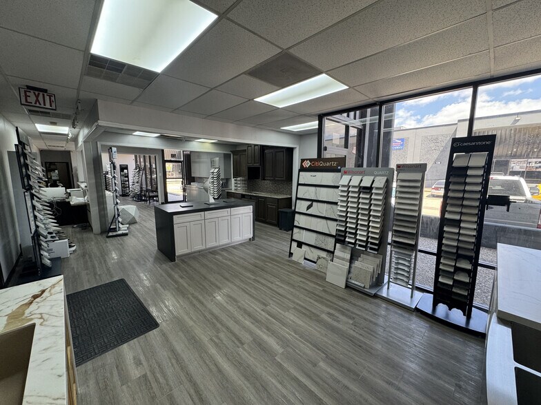 More Photos Of 10031 Monroe Dr, Dallas Flex For Lease